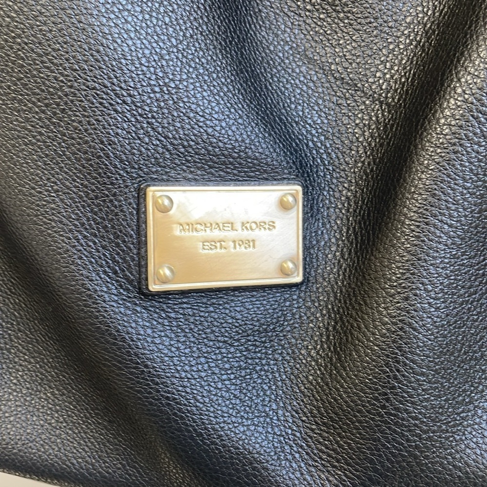 Michael Kors - Classic Y2K Handbag - Black - Picture 2 of 12